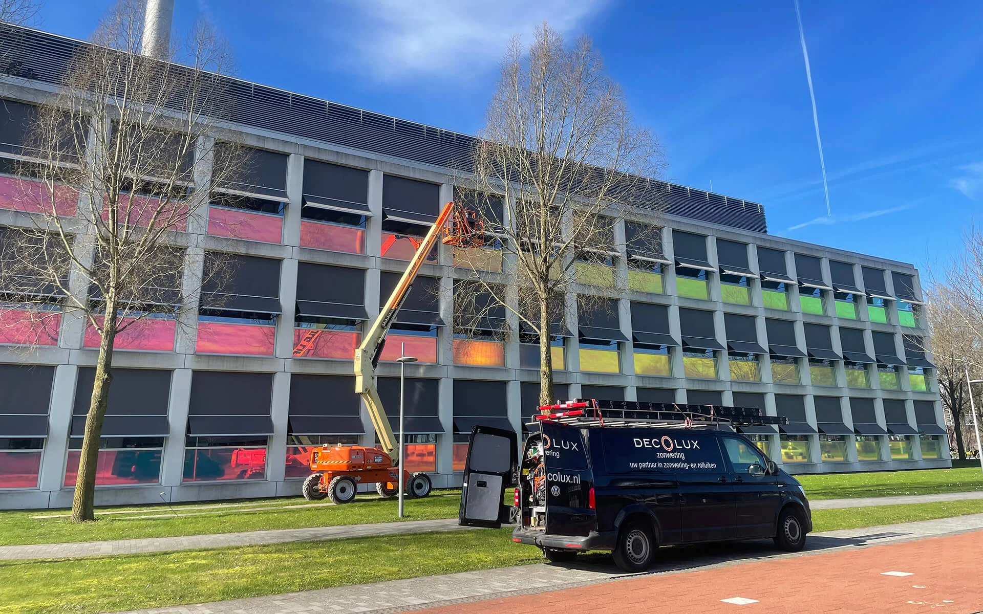 TU Delft Decolux Service